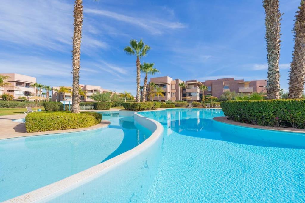 Poolside Apartment's-green View *