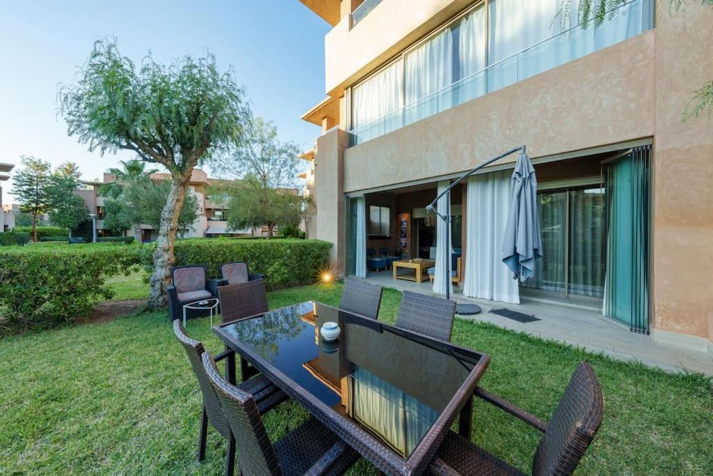 Poolside Apartment's-green View *