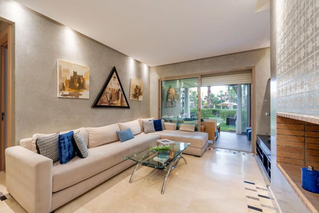 Appartement Poolside Apartment's-green View